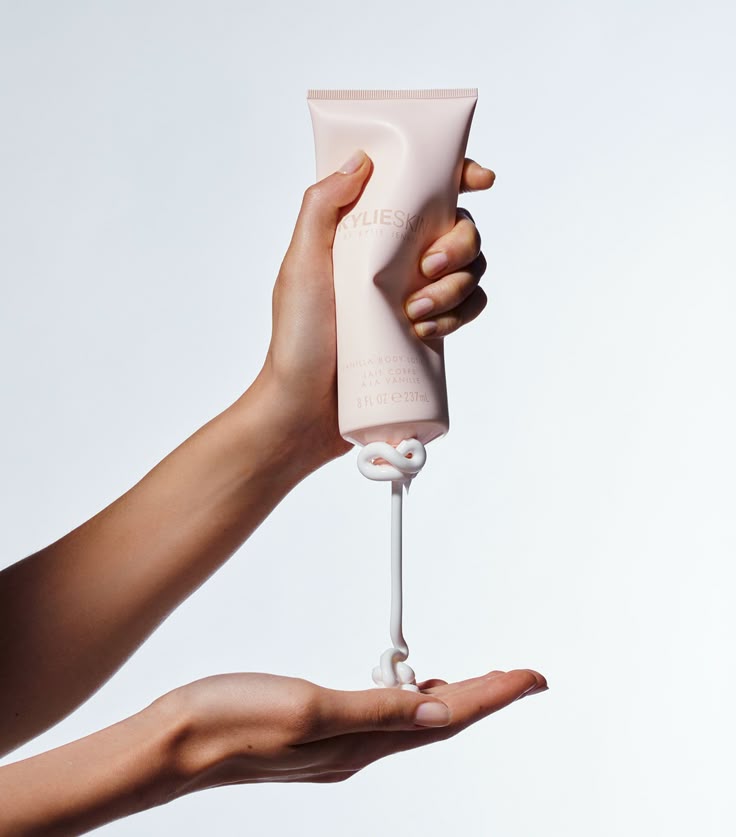 MOISTURIZING  SKINCARE